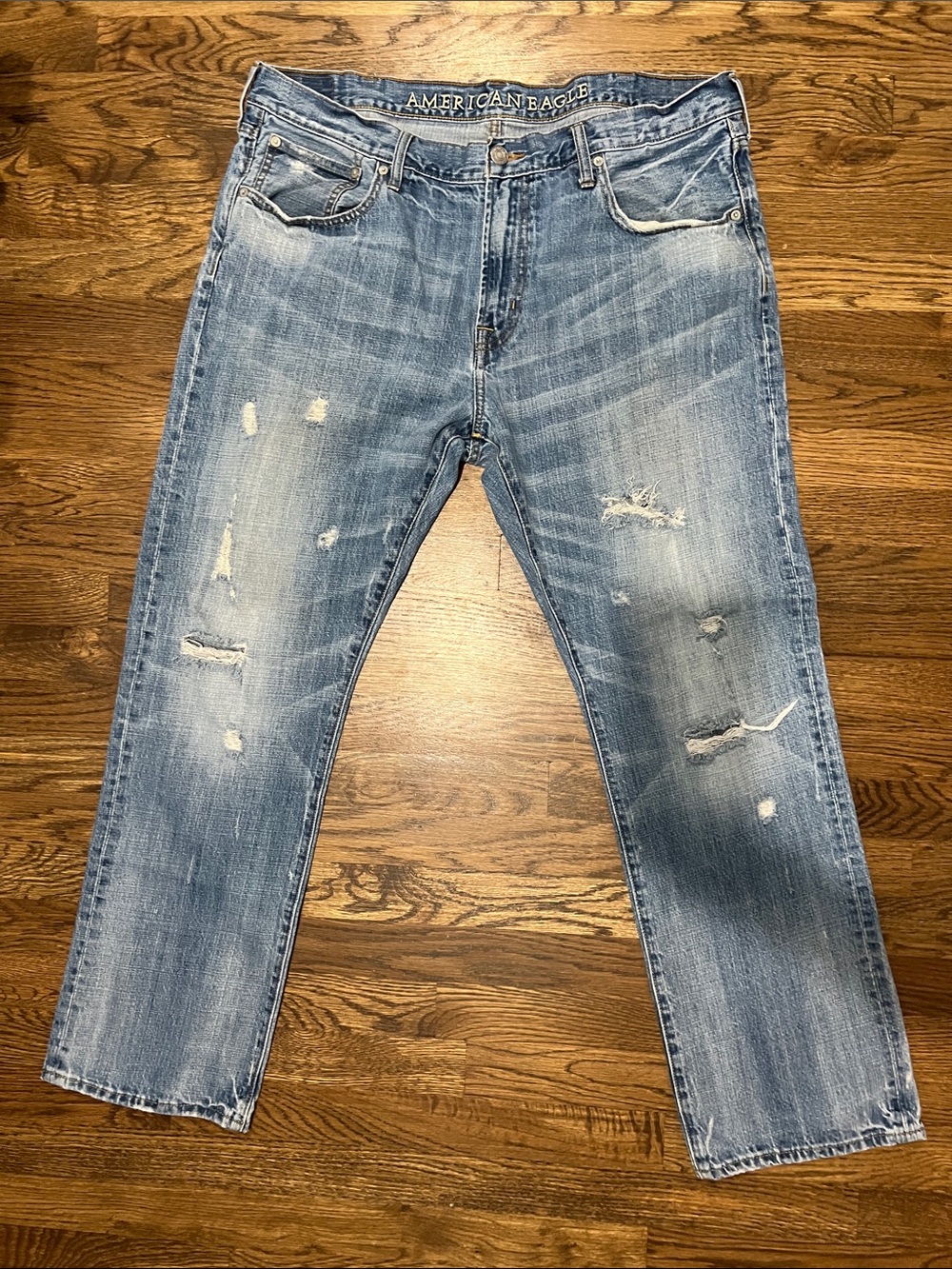 American Eagle Outfitters Men’s Light Blue Distressed Relaxed Jeans